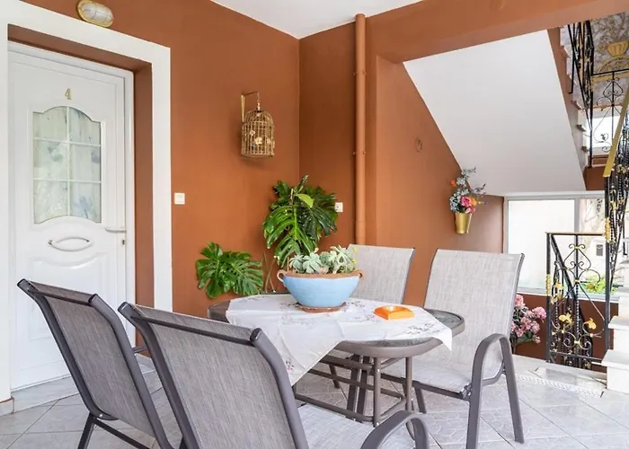 Liberis Διαμέρισμα Ραζάτα